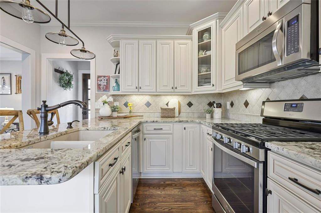 custom residence in historic Marietta district kitchen side zoomed