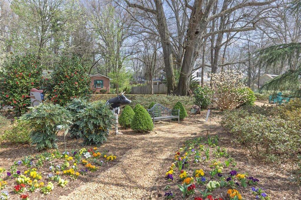 custom residence in historic Marietta district garden walkway